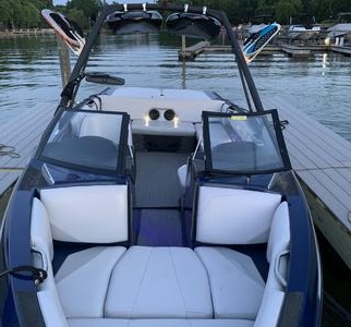 type of boat rental in Mooresville, NC