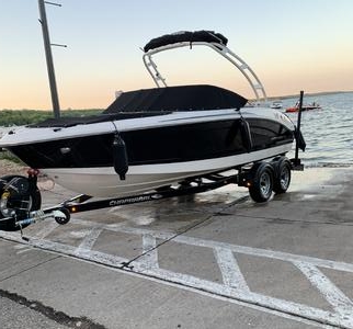 type of boat rental in Johnsburg, IL