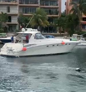 type of boat rental in Puerto Aventuras, Q.R.