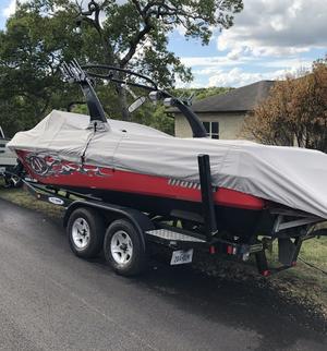 type of boat rental in Canyon Lake, TX