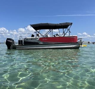 make model boat rental in Destin, FL