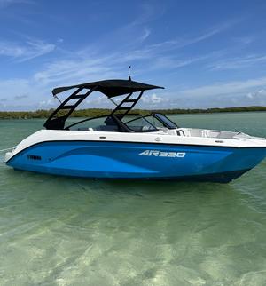 year make model boat rental in Gulfport
