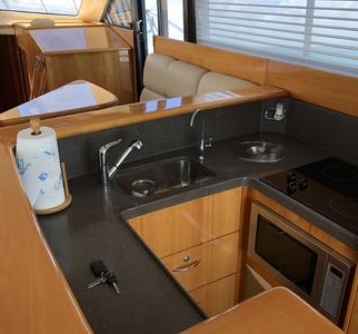 type of boat rental in Vancouver, BC