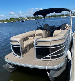 type of boat rental in Hollywood, FL