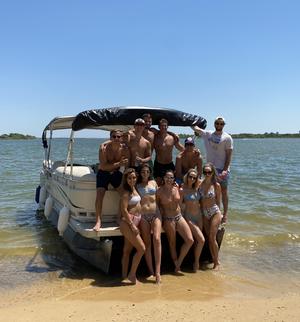 type of boat rental in Hickory Creek, TX